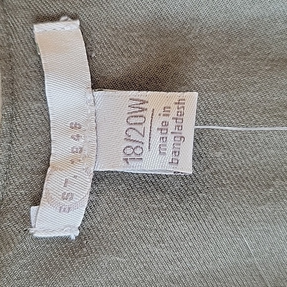 Olive Green Sleeveless Vest - Picture 2 of 14